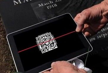 疯狂清明] 组建看坟团 扫二维码墓碑祭奠