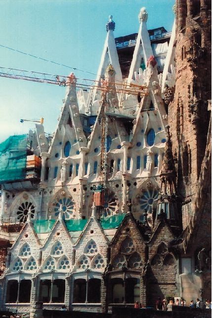 天才与疯子 观巴塞罗那神圣家族教堂